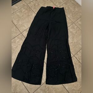 BLACK EYELET FLOWY PANTS